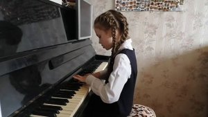 Костюнина Дарья, 2 класс. Хаслингер - Сонатина.