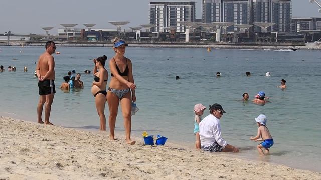 Пляж Movenpick Hotel Jumeirah Beach 5*. Dubai. UAE