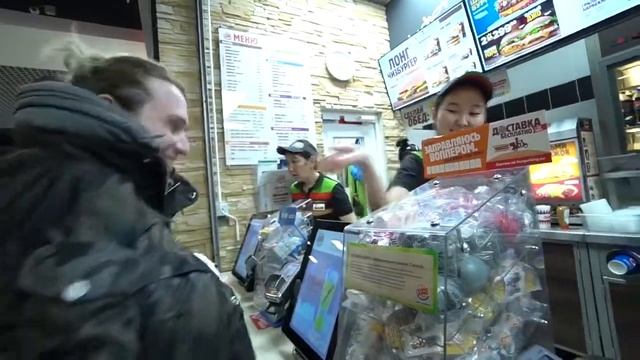 КТО ПОСЛЕДНИЙ ВЫЛЕЗЕТ ИЗ СМИРИТЕЛЬНОЙ РУБАШКИ ЧЕЛЛЕН? смотреть онлайн