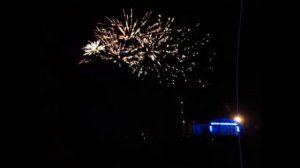 Красивый салют. Шикарный фейерверк