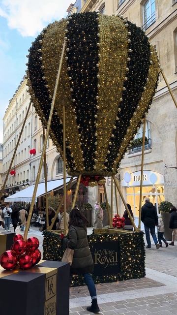 Новогодний Париж, Франция смотреть онлайн