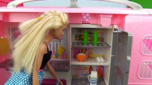 Барби и Штеффи идут в поход. Видео для девочек.