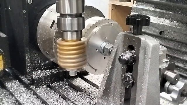 ТФО-160. Фрезеруем зубчатые шкивы смотреть онлайн