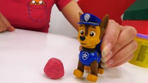 Гонщик Чейз, Робокар Поли и Кетбой в Детском садике. Игры с Плей До - Видео для детей