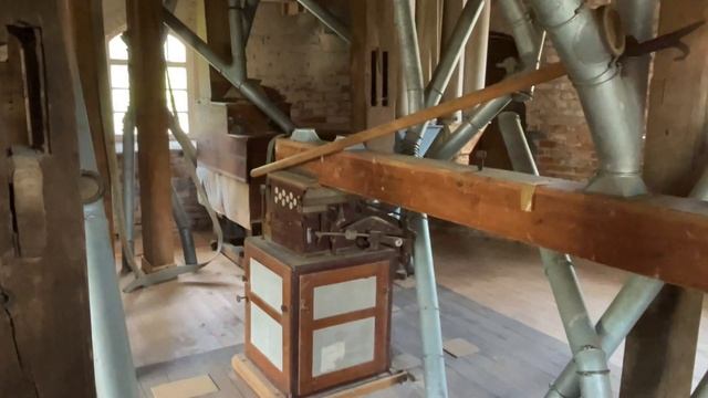 Ариэла путешественница и мы с ней.  Петерсхаген, Германия, старая мельница снаружи и изнутри. смотреть онлайн