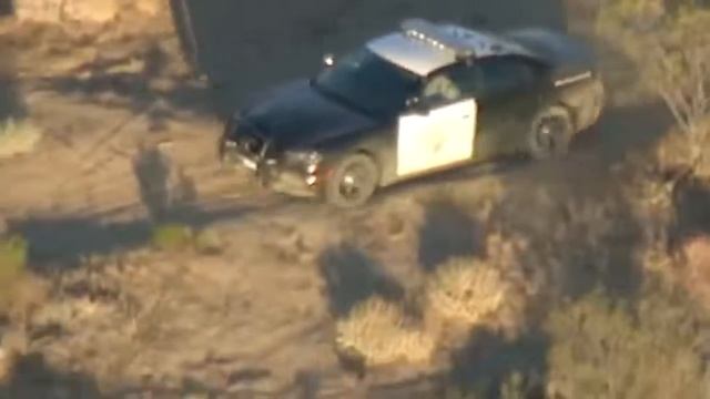 Водитель угоняет CHP Cruiser в дикой погоне. смотреть онлайн