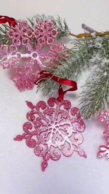 Елочные игрушки из эпоксидной смолы «Снежинки» смотреть онлайн