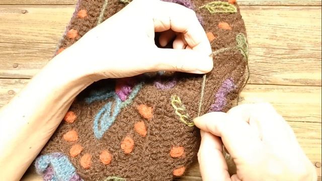 Вышивка на вязаном изделии Листочек петельным швом смотреть онлайн