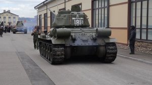Движение задним ходом СУ-100, Т-34-85 и Т-34
