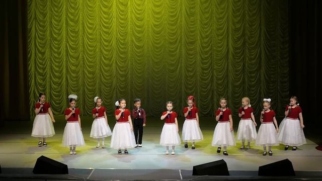 Мир-это детство. Муз. Е.Архипова, сл. В.Данько. Анс. "Прип смотреть онлайн