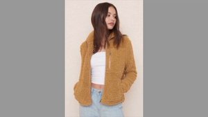 Стильные образы из буклированной пряжи. Трендовые модели для вязания.