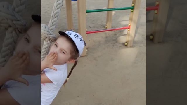 Сменила должность инженера на свободу чтобы быть рядом с детьми.