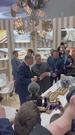 Губернатор Вологодской области представил стенд региона и икру, как продукт края, на Форуме в Казани