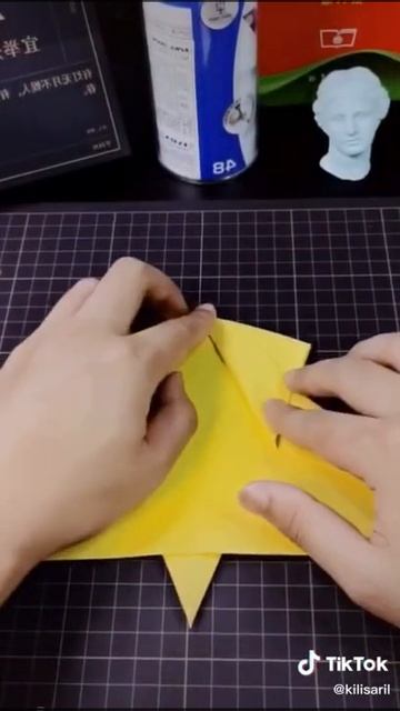 как сделать крутой бумажный самолёт смотреть онлайн