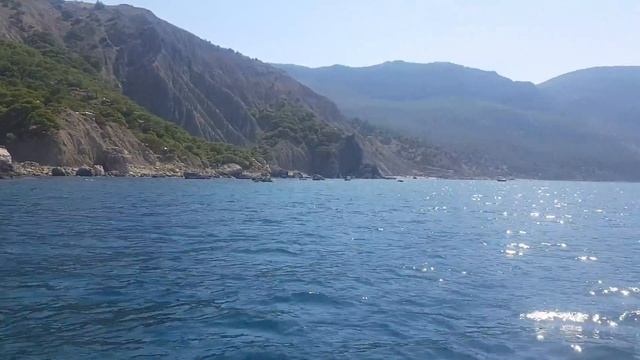 Крым. Окрестности Балаклавы. По пути на Золотой пляж. смотреть онлайн