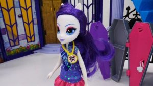 Детский сад Капуки Кануки - Куклы играют в прятки.