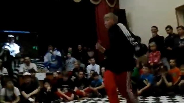 Мой друг Андрей танцует просто офигительно смотреть онлайн