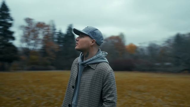 Максим АРШАВИН – Босоногая девчонка (Official video 2024) смотреть онлайн