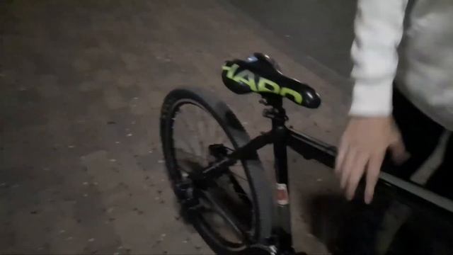 Влог/вечерняя покатушка,стант/bike check смотреть онлайн
