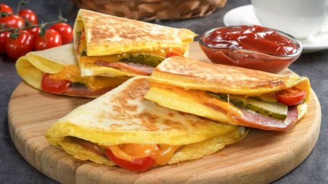 Идеальный быстрый рецепт! ЛЕПЕШКА С НАЧИНКОЙ на завтрак, к ужину или с собой. Рецепт Всегда Вкус