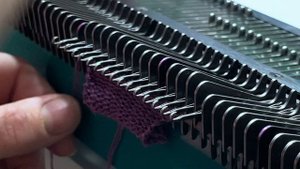 Прибавка петель по краю на вязальной машине Северянка