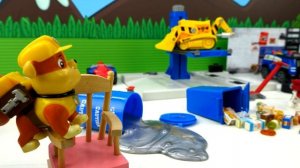 Щенячий патруль в гараже у Крепыша - Машины сказки  - Уборка в автомастерской