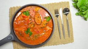 ТУШЕНАЯ РЫБА С ОВОЩАМИ в томатном соусе - вкусный ужин за 30 минут. Рецепт Всегда Вкусно!