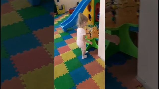 Алиса в игровой смотреть онлайн