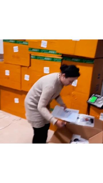 Старайтесь зарабатывать деньги, чтобы встретить лучш? смотреть онлайн