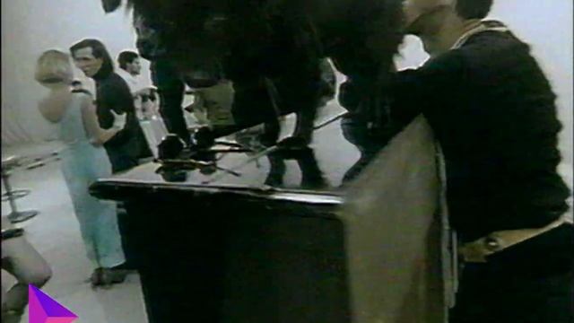 Наталья Ветлицкая - Посмотри в глаза I Official Video I 1992 смотреть онлайн