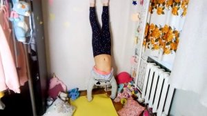 Стойка на руках челлендж ! акробатика дома !