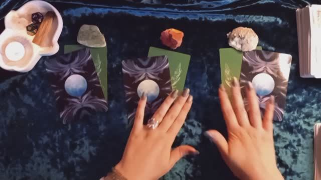 Расклад Таро 💫 Пауза или Точка в отношениях 🌕❤🩹💔
