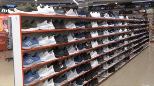 Джинсы, брюки, юбки, а ещё платья, толстовки и худи – от классики до модных трендов