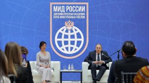 Министр иностранных дел России С.В.Лавров на заседании Дипломатического клуба, Москва, 15 мая 2015