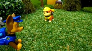 Видео про детские игрушки. Машины сказки про Щенячий Патруль. Щенки Чейз и Крепыш на пикнике