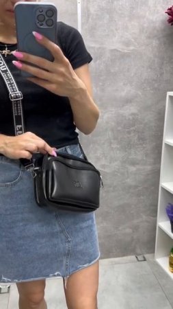 Черная модная удобная сумка  кросс-боди на широком рем