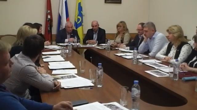 Как разъеренные бюджетники из Кузьминок рвали бюллетени на выборах в Мосгордуму смотреть онлайн