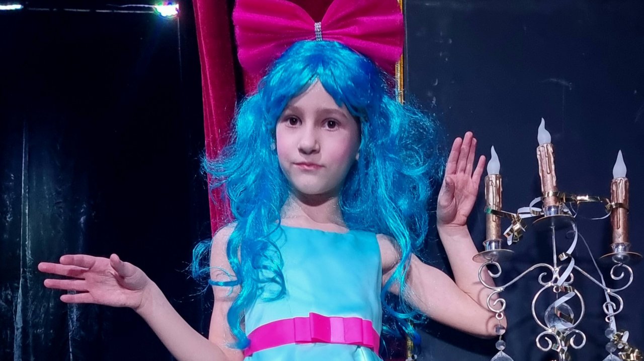 По ниточке.