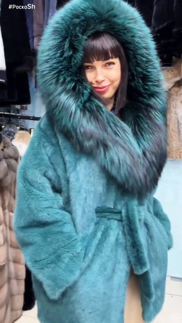 Шубки с чернобуркой. Шубы с капюшоном #шуба #мода #зима смотреть онлайн