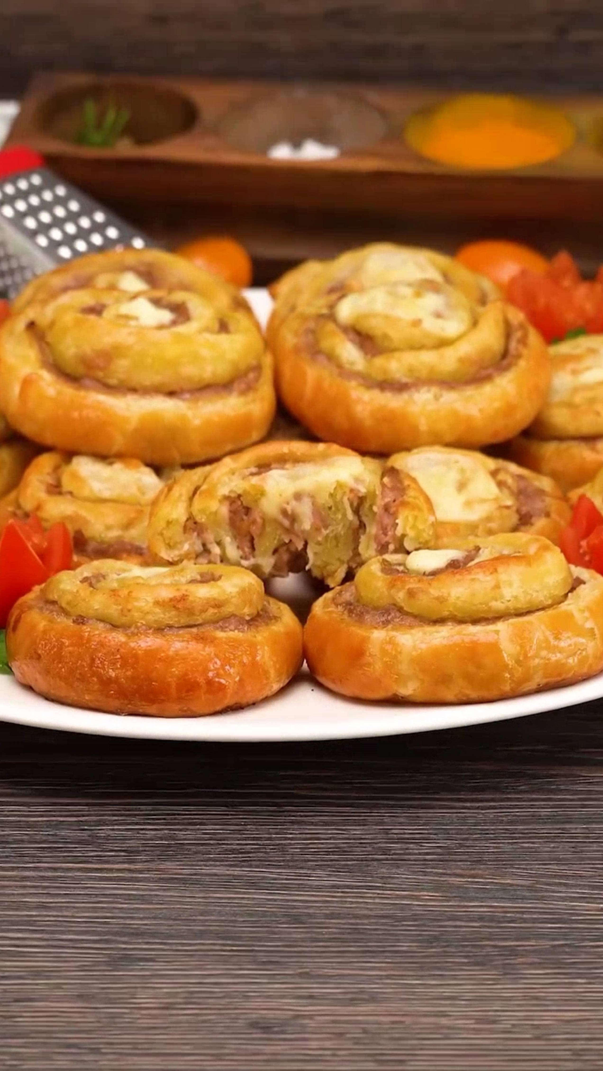 Никто не догадается, как вы его приготовили! Быстрая закуска с мясным фаршем