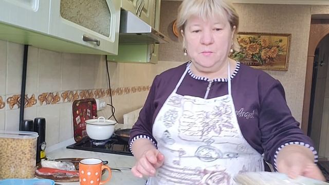 Печень куриная жареная с луком. смотреть онлайн