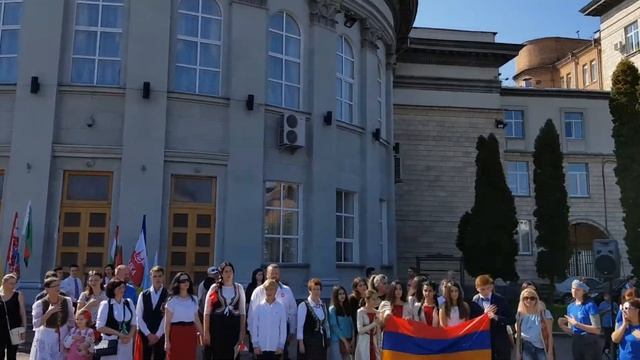 Катерина Ніконова виконує гімн на день міста Черкаси смотреть онлайн