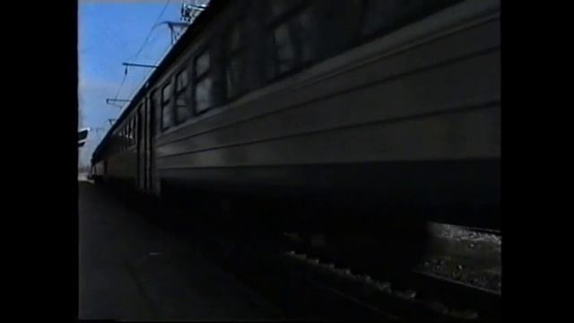 Электропоезд ЭР12-6001/ЭР1-32 на ст. Нымме / ER12-6001/ER1-32 at Nõmme station смотреть онлайн