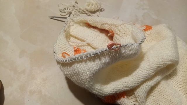 Комбинезон с капюшоном спицами для малыша. Часть 2. Вя? смотреть онлайн