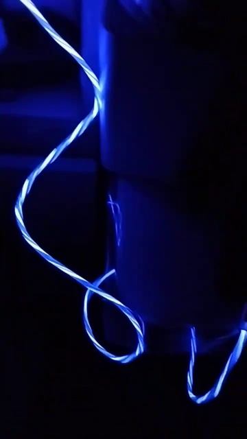 Крутая находка в фикс-прайс, светящаяся зарядка. смотреть онлайн