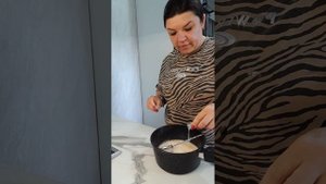 16.05 МЕНЮ НА НЕСКОЛЬКО ДНЕЙ 
ПИРОГ С МЯСОМ,  БЕЛКОВЫЙ РУЛЕТ С ЗАВАРНЫМ КРЕМОМ, КУРИЦА НА СОЛИ.