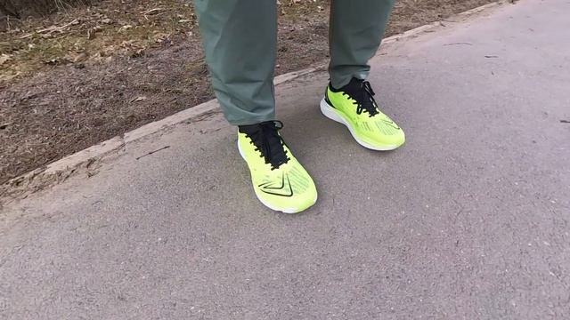 Demix Pacer Enrlitepro - обзор первых кроссовок бренда с карбоно? смотреть онлайн