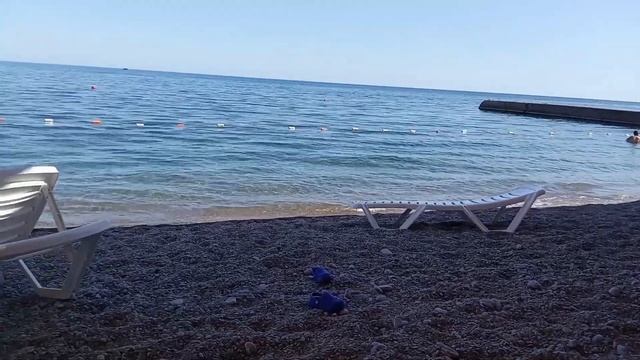 Я на море в Профессорском Уголке на пляже Санатория Киев морько прозрачное как  стекло