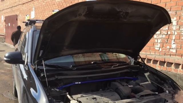 Упор капота и растяжка Mitsubishi Outlander смотреть онлайн