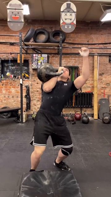 Толчок гири 80 кг 🔥 Зал Виктора Блуда #гордеевскаягиря смотреть онлайн